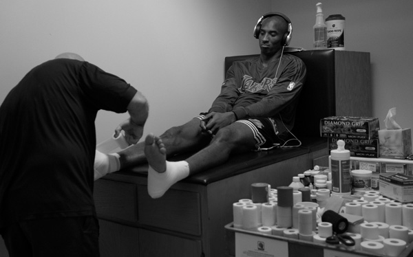 今晨亚特兰大备战NBA季后赛；更衣室发声细节曝光；压力陡增；资深球员宣示担当的简单介绍