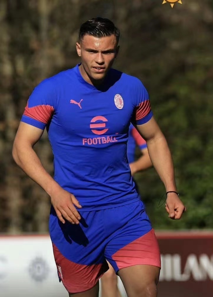 包含欧冠赛后走向成谜，深圳男篮豪取连胜，态度坚定，身体对抗强度拉满的词条